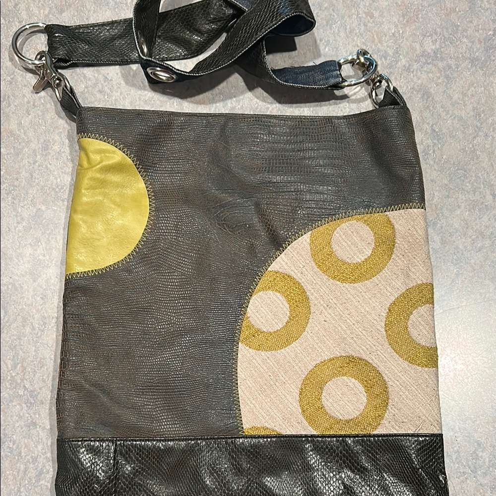 Ellu -Leslie Posen- Stylish Gray and Yellow Geometric Shoulder Bag